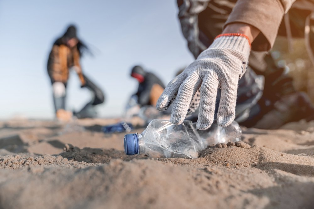 V oceánech je více plastů, nežli ryb